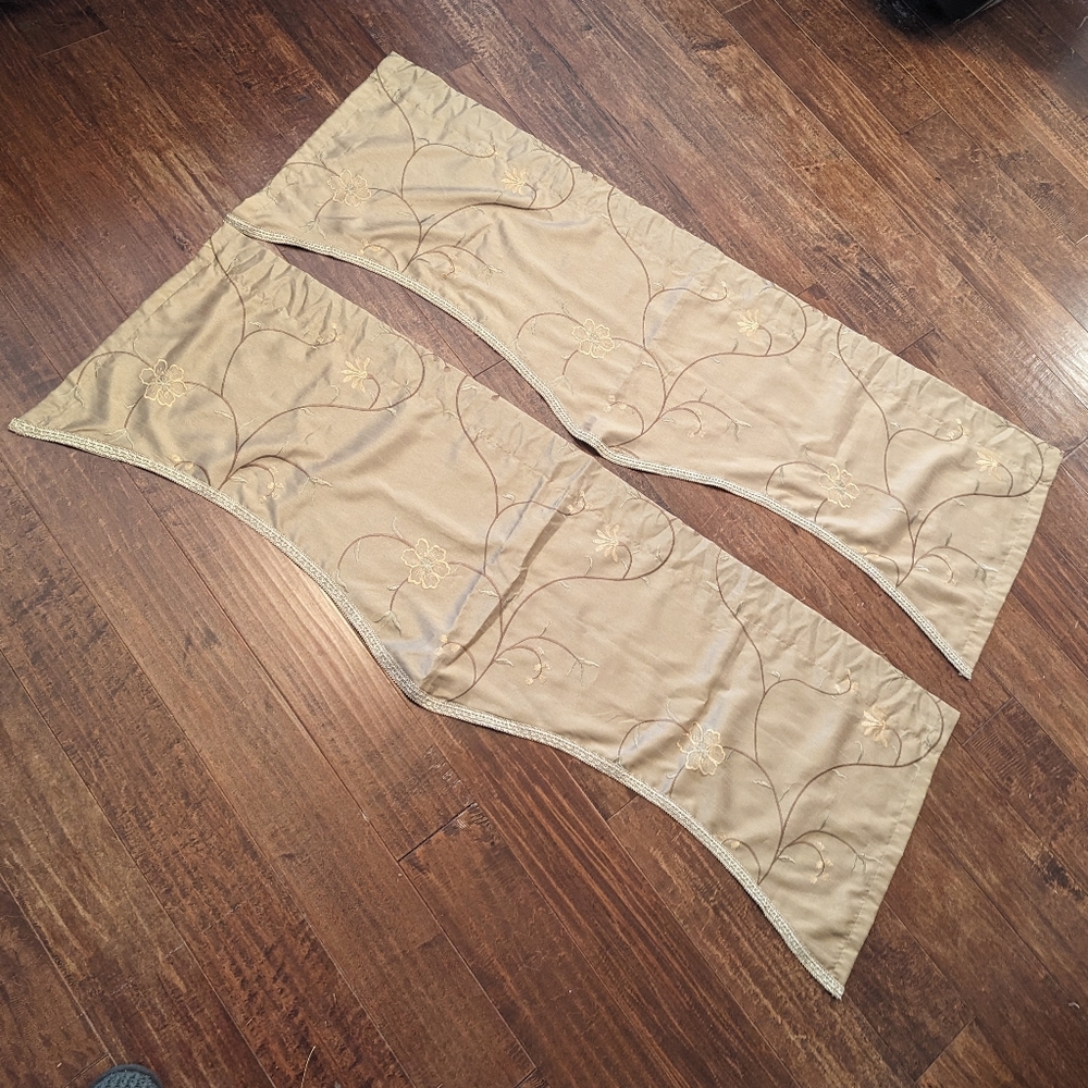 NWOT Pair Tan Floral Embroidered Trimmed Lined Valances Curtains. Two 53.5"